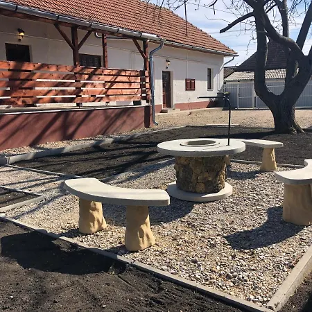 Apartament Mormota Vendeghaz *