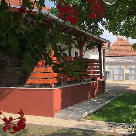 Mormota Vendeghaz Apartament