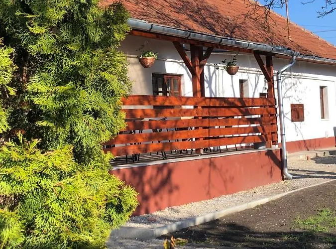 Mormota Vendeghaz דירה *